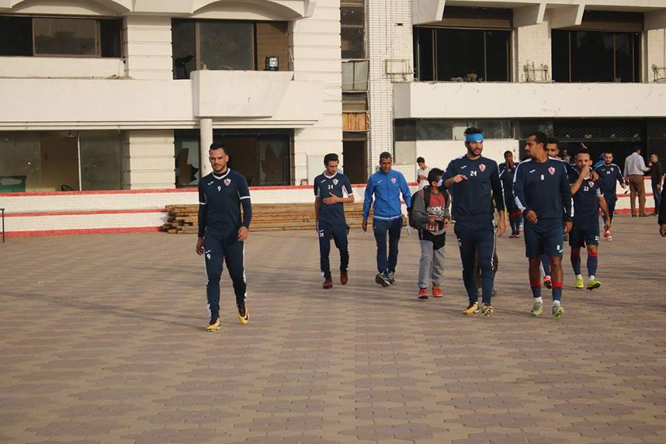 لاعبو الزمالك في طريقهم للمران لاعبو الزمالك في طريقهم للمران