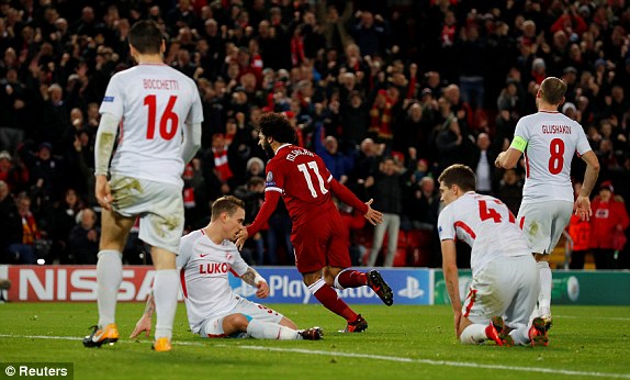 محمد صلاح يجرى فرحا بعد تسجيله فى دوري الابطال محمد صلاح يجرى فرحا بعد تسجيله فى دوري الابطال