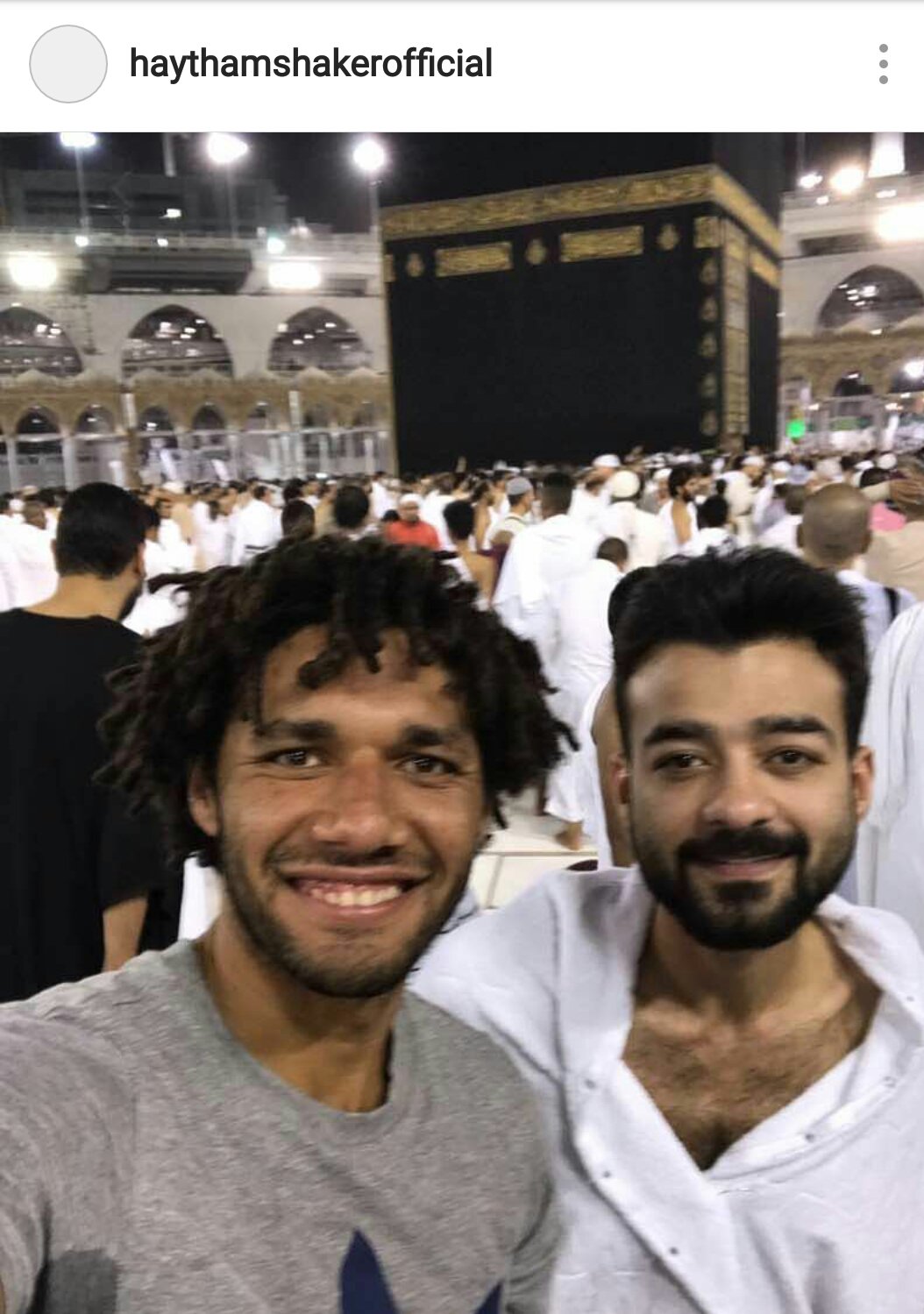 أجازة محمد النني في العمرة أجازة محمد النني في العمرة