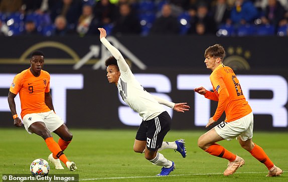 مباراة ألمانيا وهولندا (6)