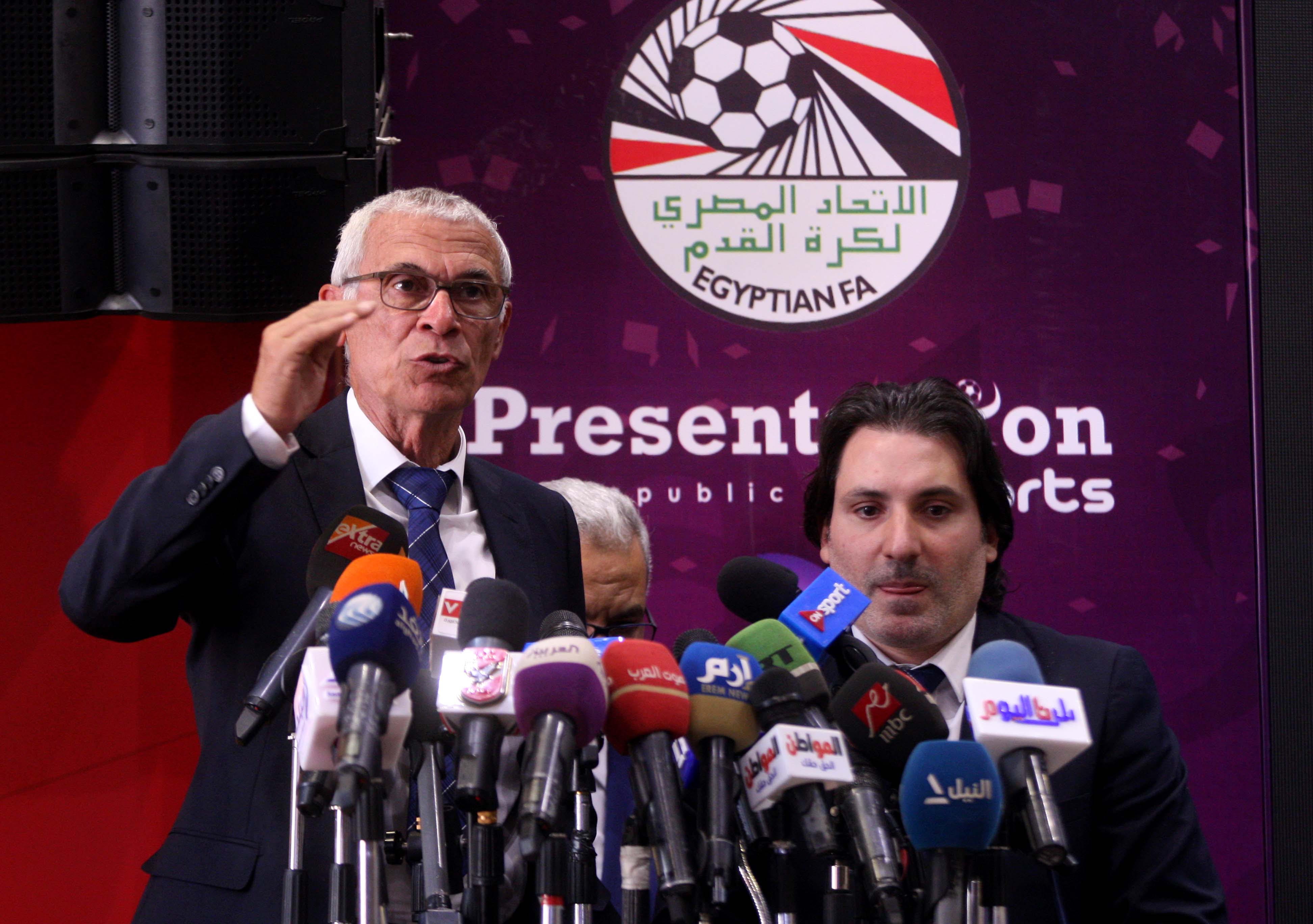 كوبر يرد على الصحفين كوبر يرد على الصحفين