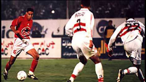 بيبو يواجه دفاعات الزمالك بيبو يواجه دفاعات الزمالك