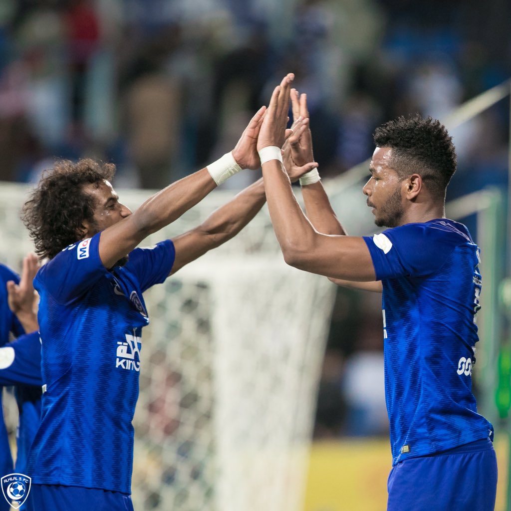 الهلال فى الصدارة الهلال فى الصدارة