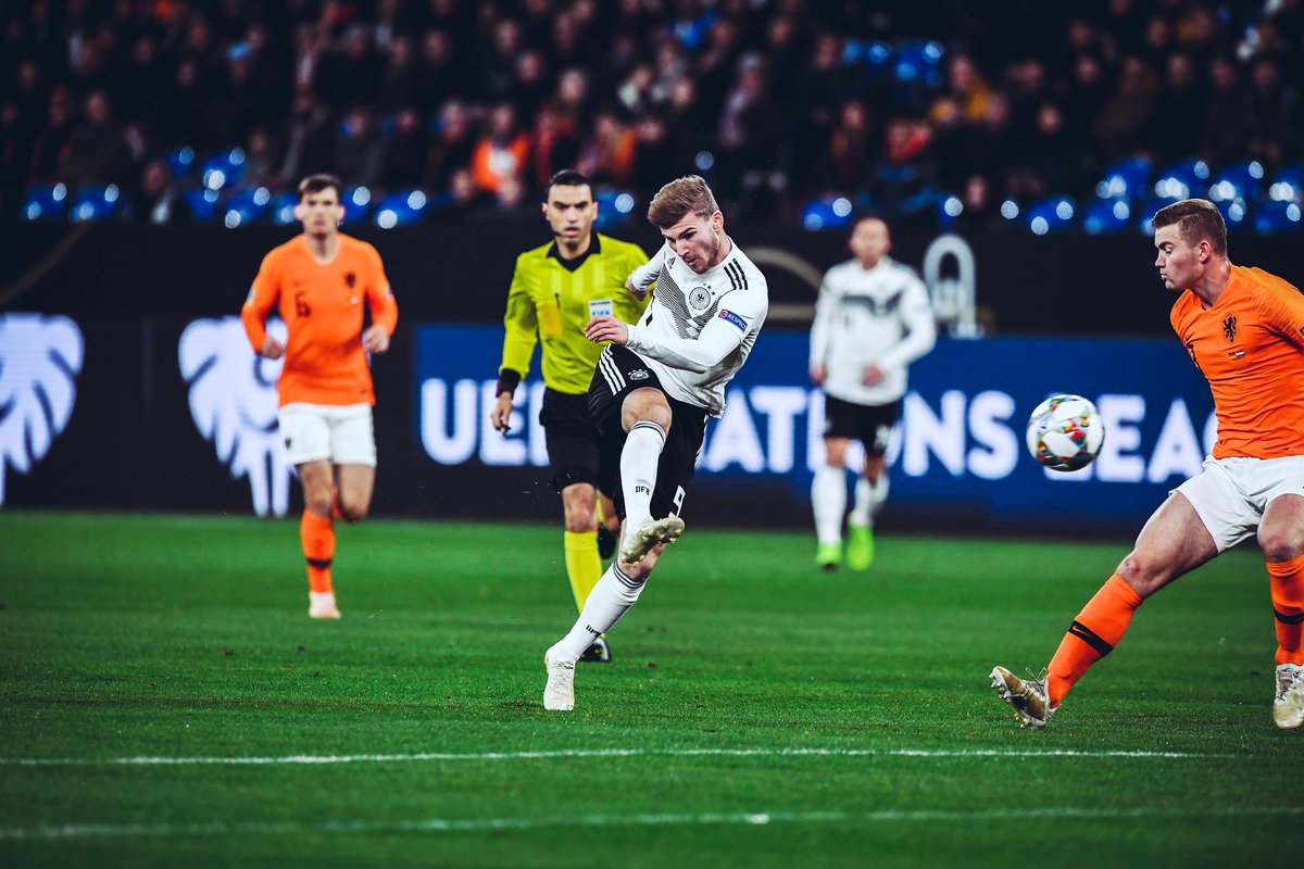 13 مشهدا تلخص المباراة المجنونة بين ألمانيا وهولندا - عين