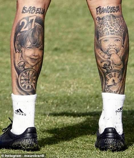 ممفيس ديباي وشم : ممفيس ديباي وشم الأسد يدل على أسلوب حياتي - الرياضة : 24 ممفيس ديباي ⚽ نجم ليون القريب من برشلونة طلب شخصي من كومان بديلا لسواريز اللاعب المزاجي.