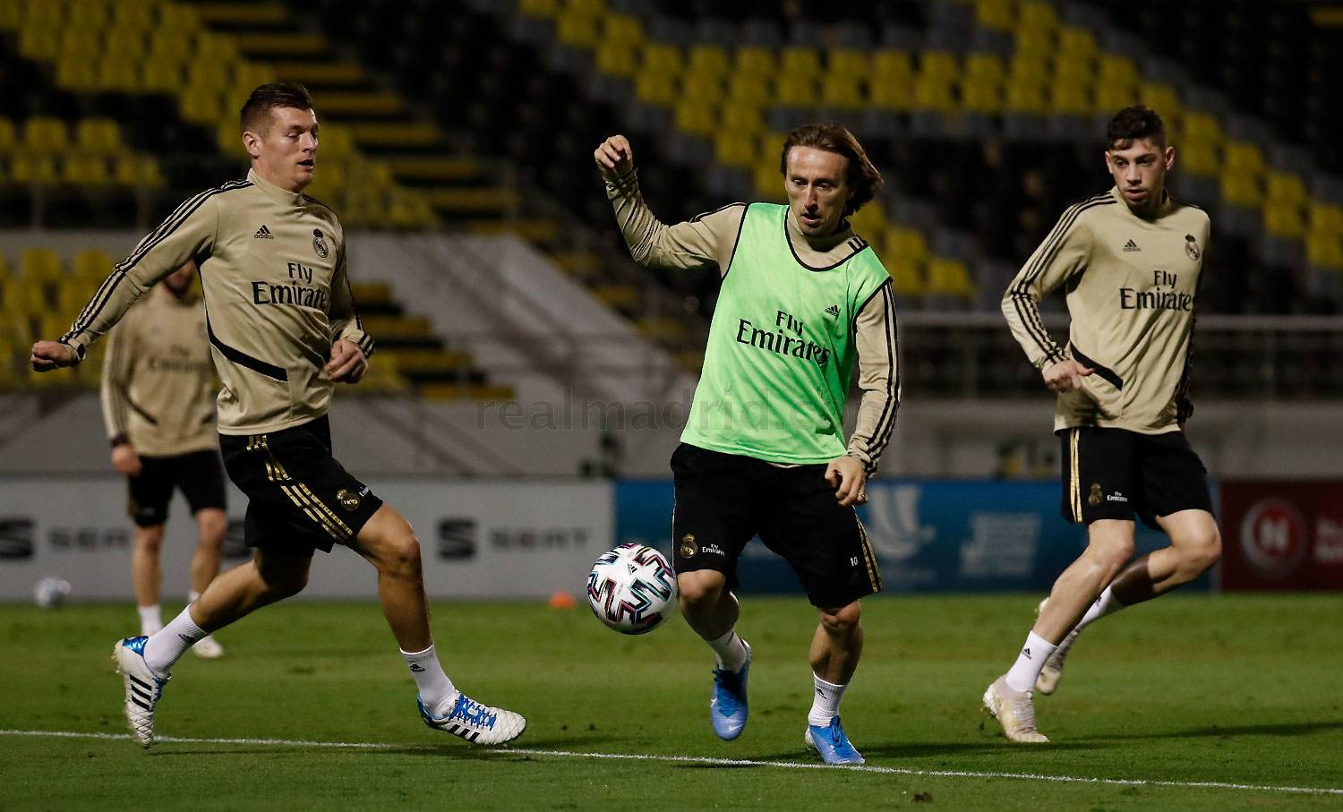 الريال ضد أتليتكو مدريد (7)