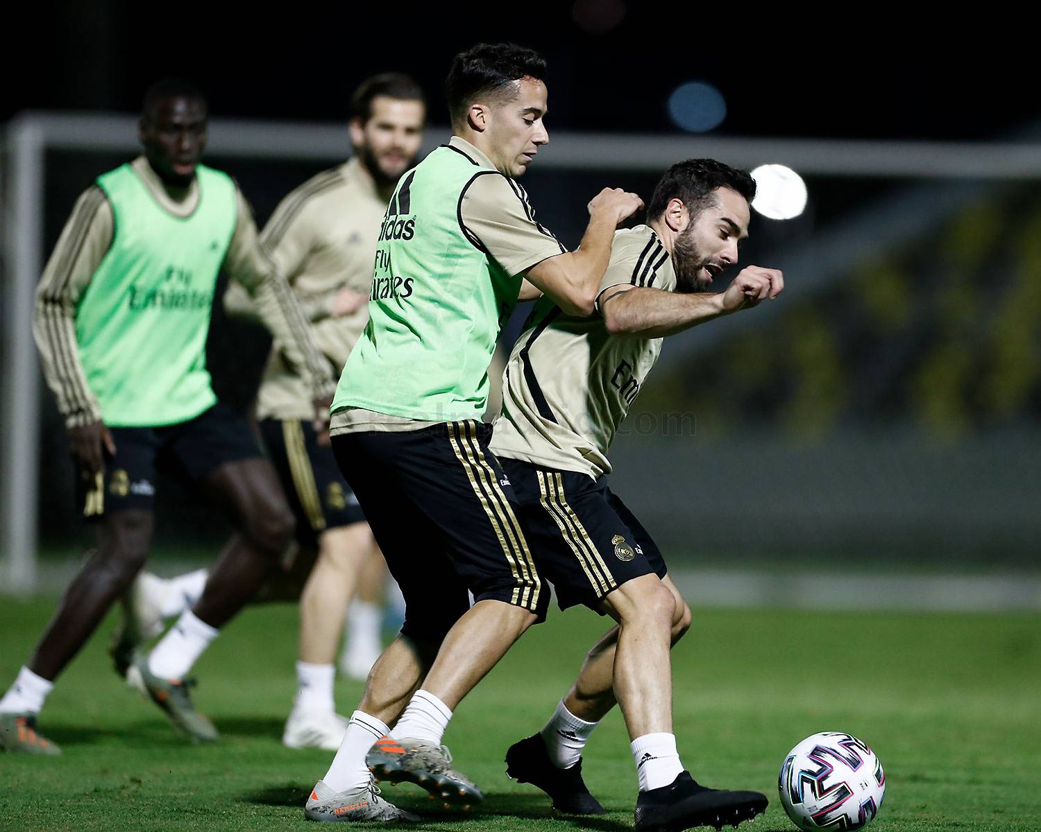 الريال ضد أتليتكو مدريد (9)