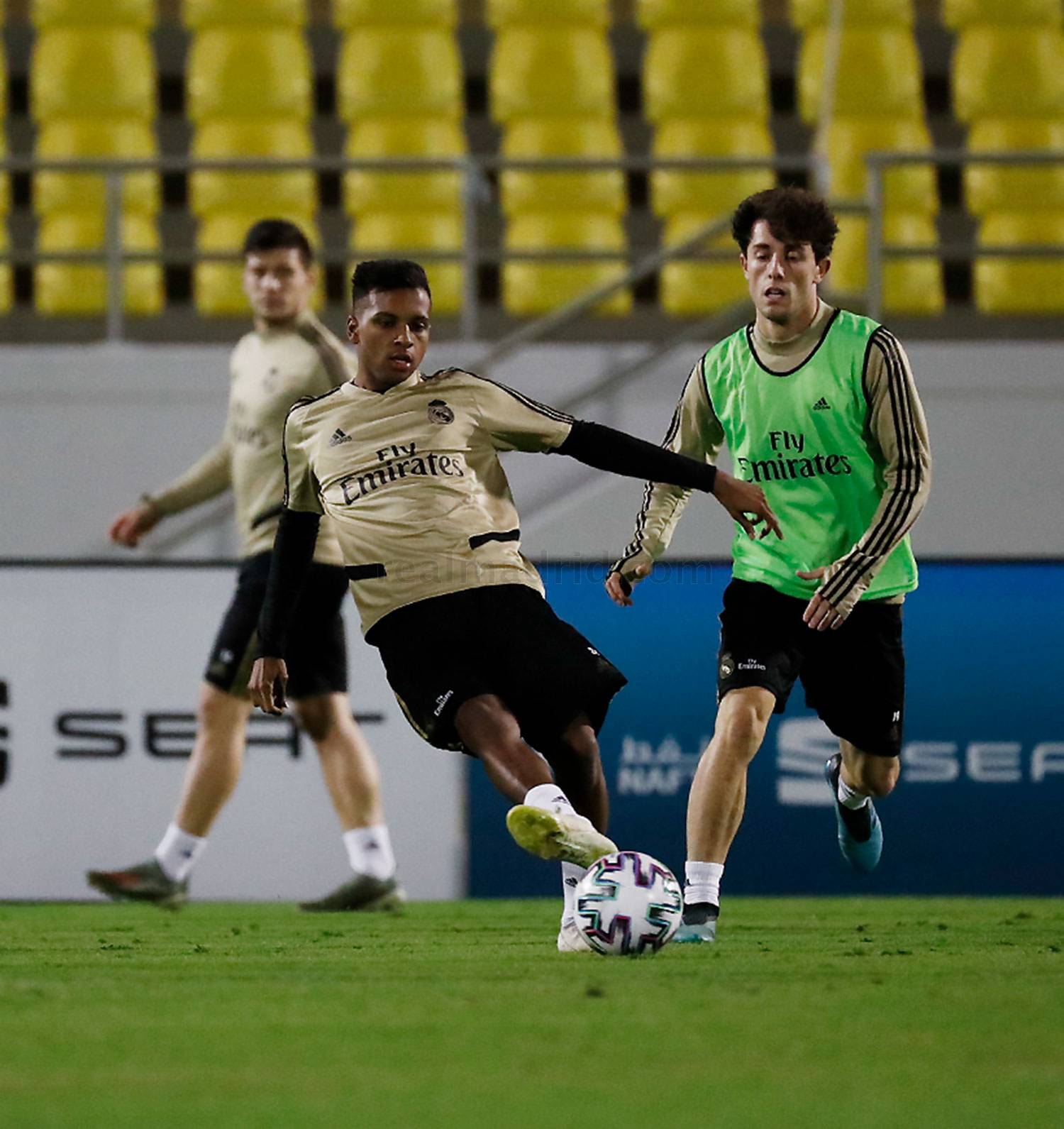 الريال ضد أتليتكو مدريد (10)