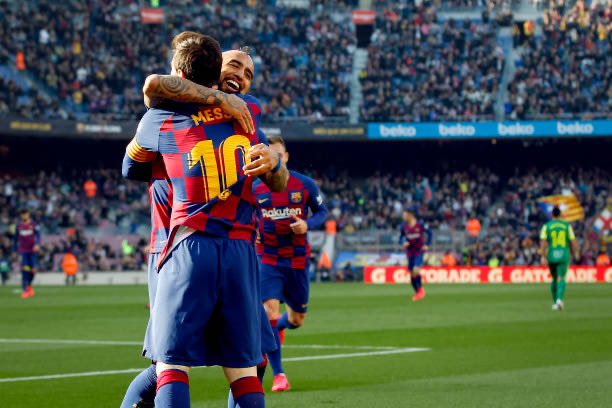 برشلونة ضد إيبار البارسا يتصدر الليجا مؤقتا بخماسية وميسي سوبر هاتريك سوبر كورة