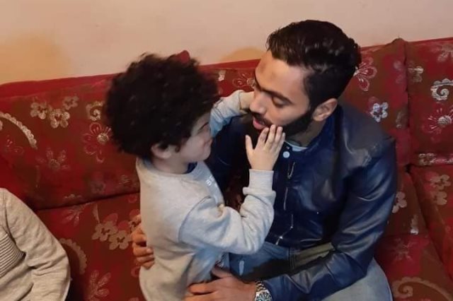 حسين الشحات والطفل عمار