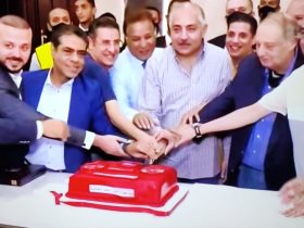 المقاصة يحتفل بفوز الأهلي بلقب الدوري المصري .. تورتة حمراء